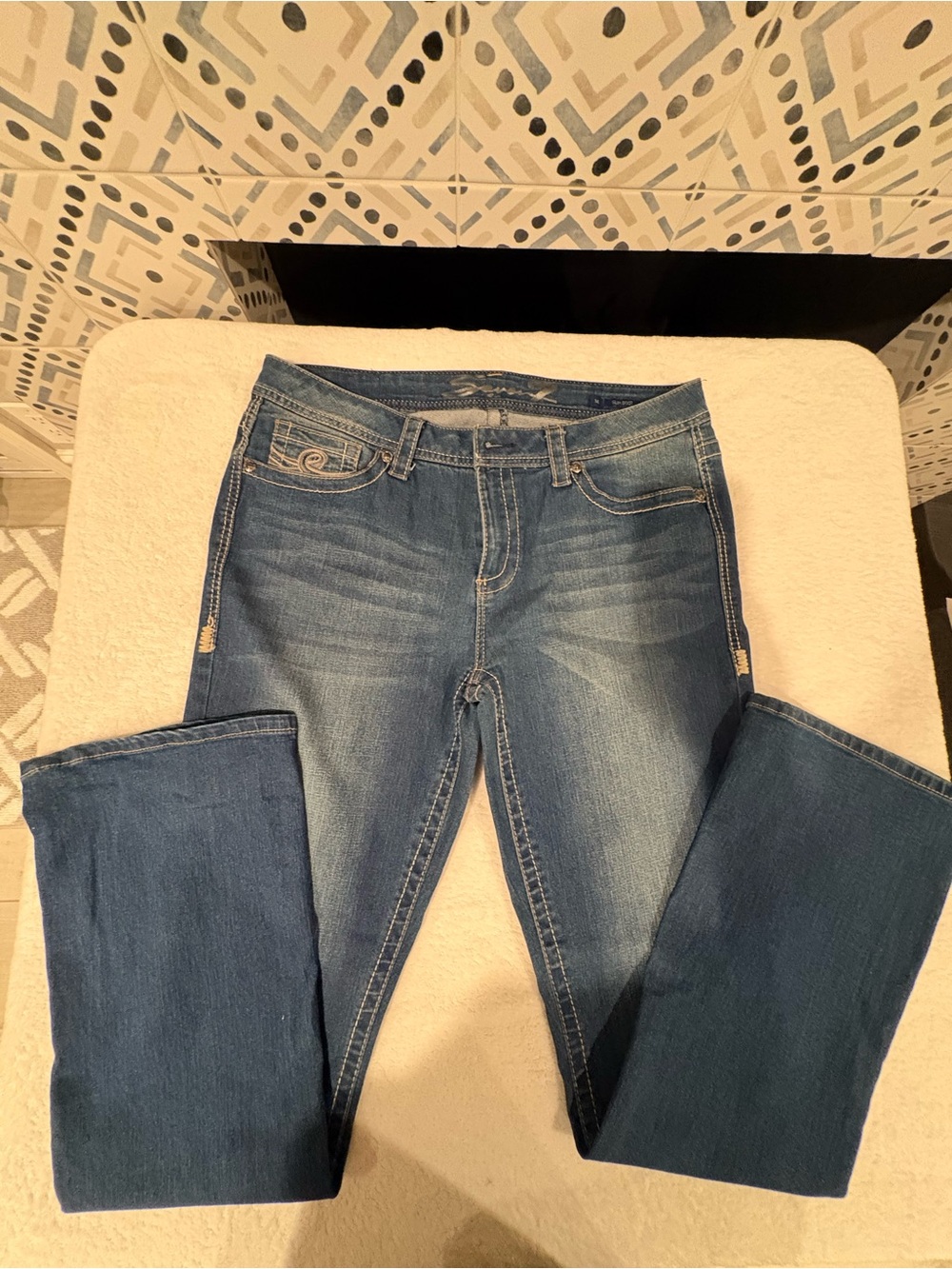 New Seven7 Women's Boot Cut Jeans in Blue Wash. size 14
